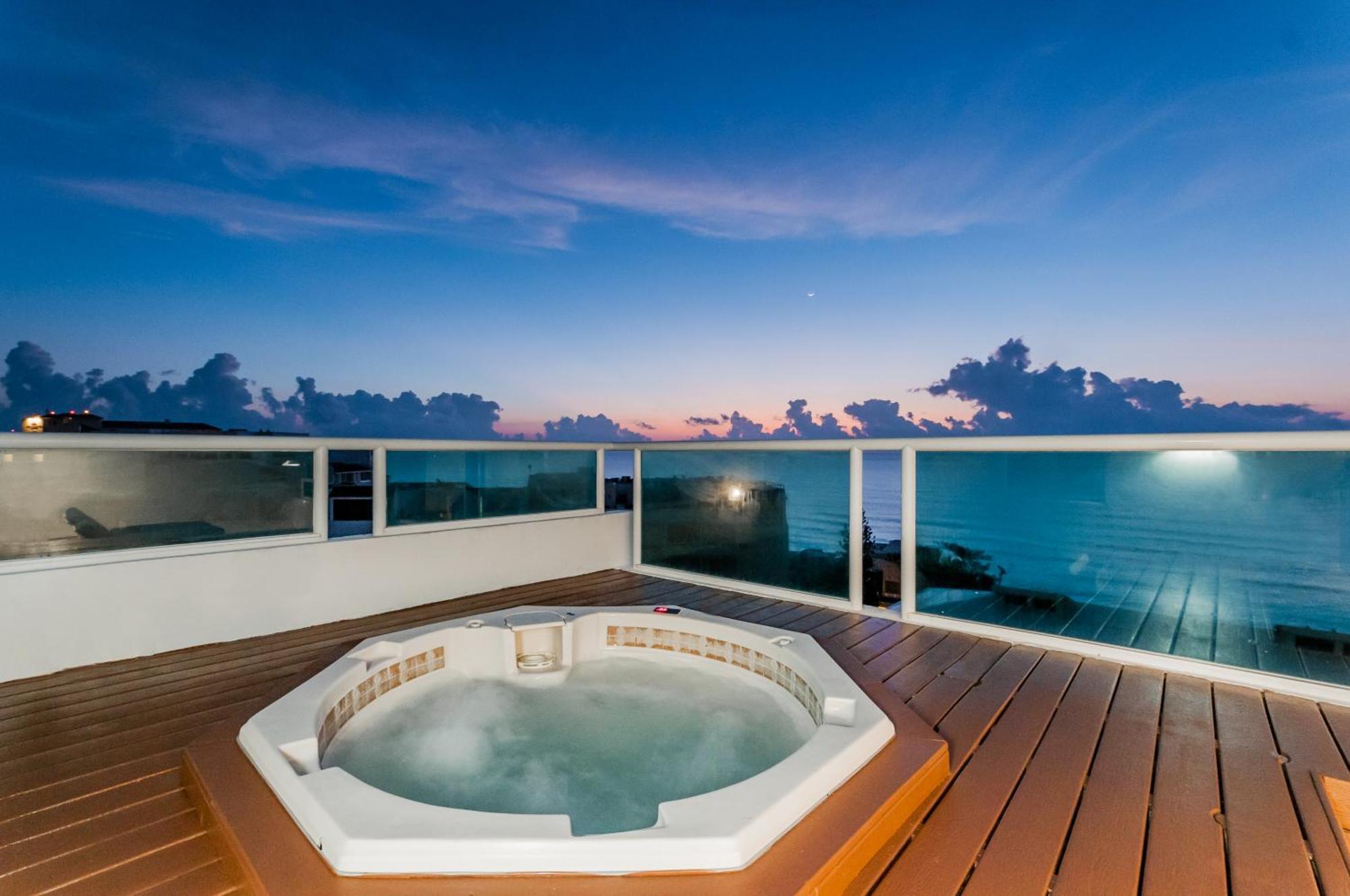 Brisas Beachfront Penthouses Cancún Exterior foto